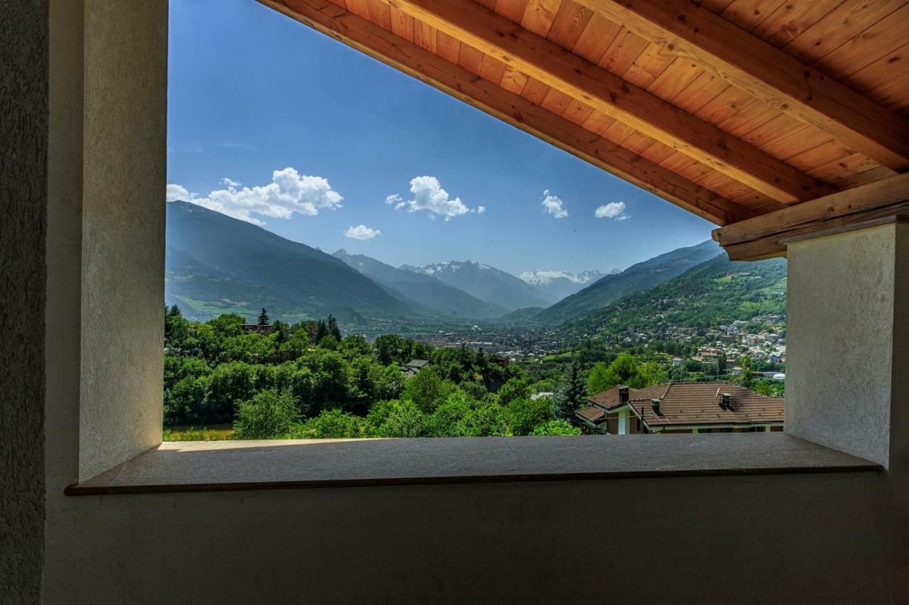 A&G Apartment Aosta - Elegante Casa 100 Mq Su Due Piani Con Wi-Fi-Giardino-Parcheggio Eksteriør bilde